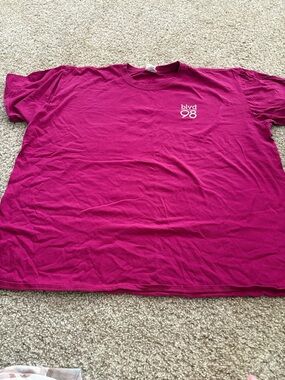 blvd 98 Magenta Graphic Tee